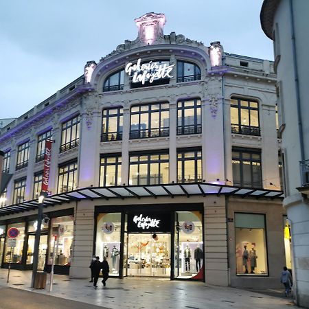 Confortable Appart 1Er Etage Centre Ville Netflix Безие Екстериор снимка